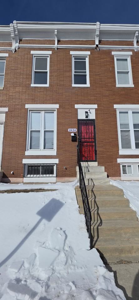 2434 Lauretta Ave - Photo 2 of 11