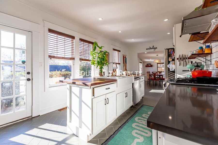 310 S 7th St - Photo 3 of 50