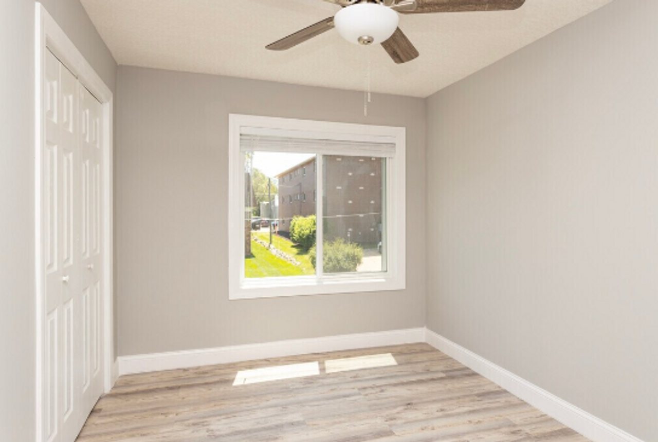 Henry Louis - Photo 5 of 6