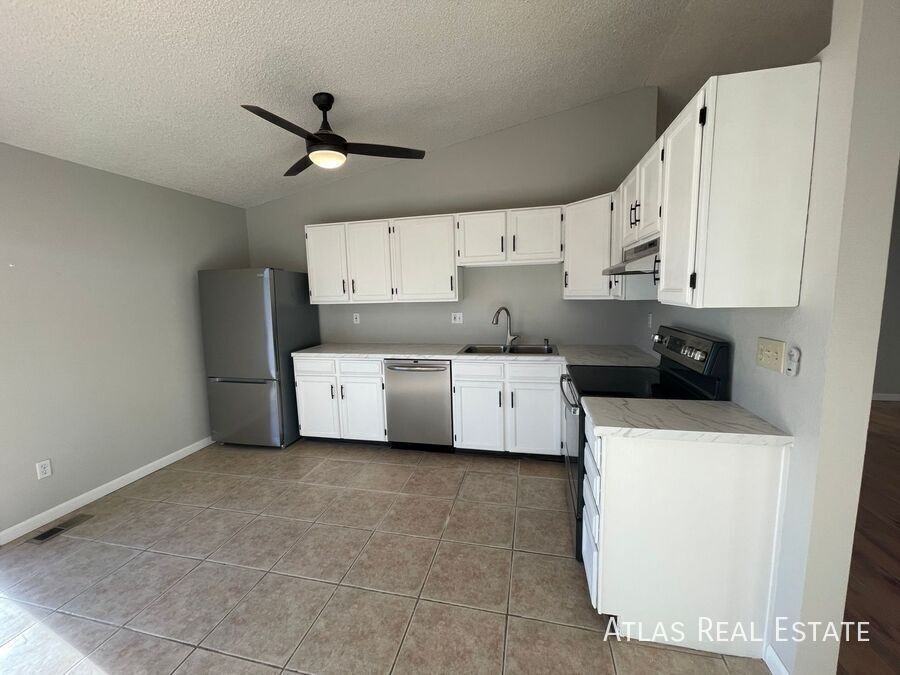 2985 Dublin Blvd - Photo 5 of 21