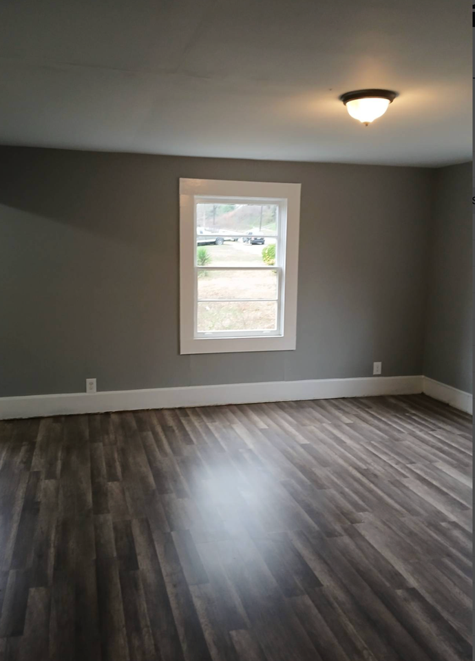 1579 Martin Ave - Photo 4 of 11