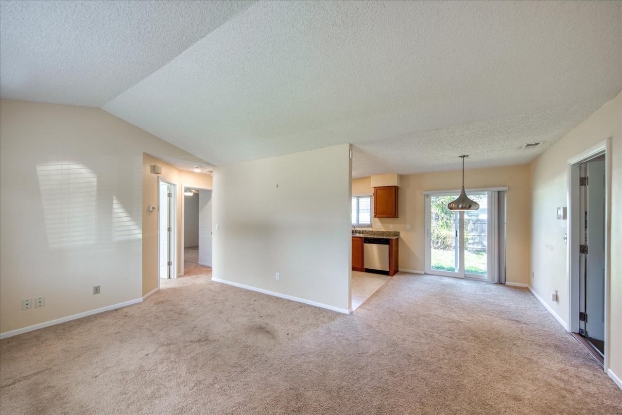 61 Lake Shore Dr #NA - Photo 4 of 22