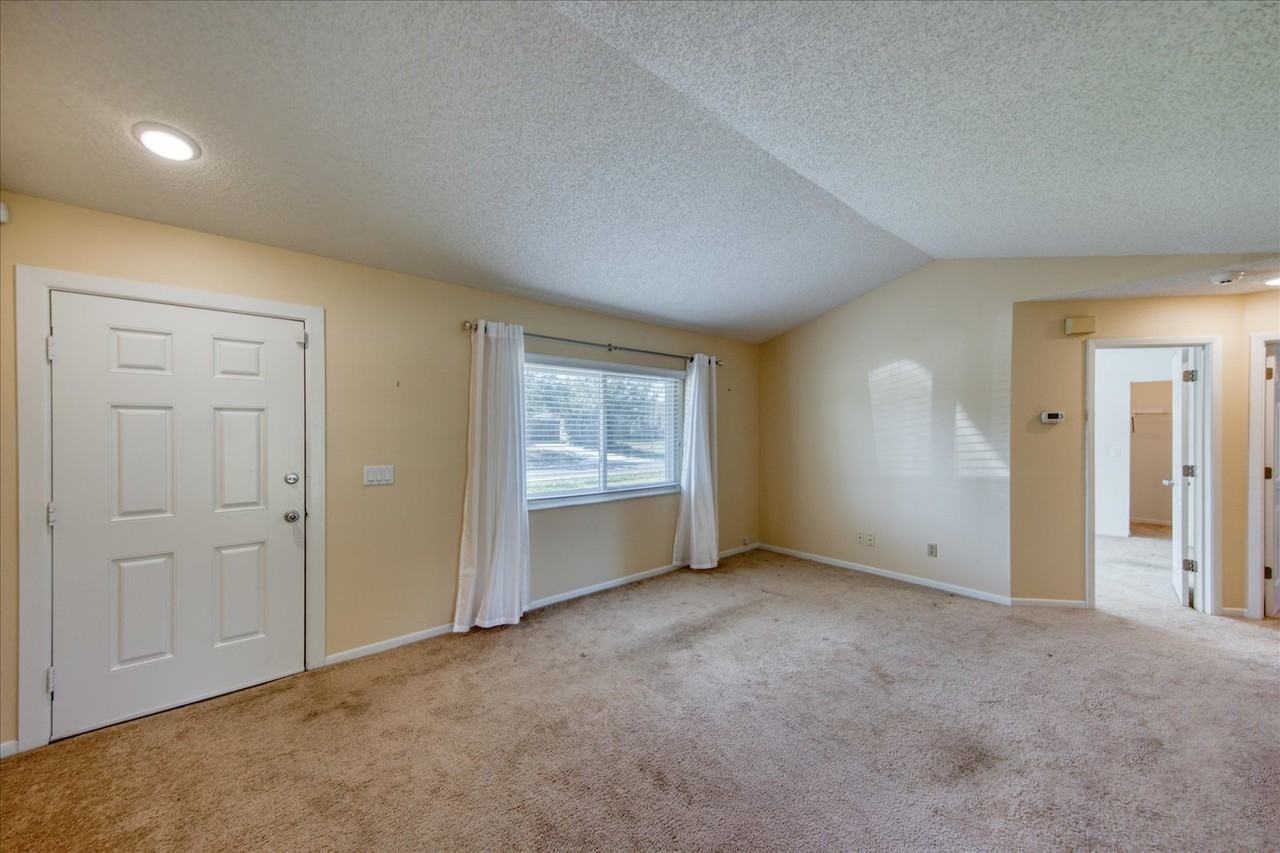 61 Lake Shore Dr #NA - Photo 7 of 22