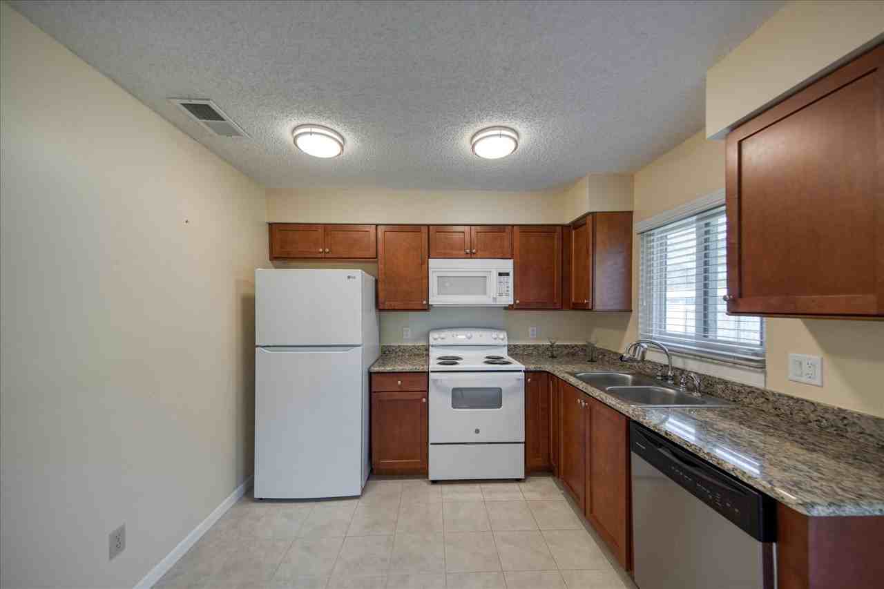 61 Lake Shore Dr #NA - Photo 7 of 20