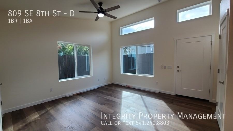 809 Se 8th St #D - Photo 6 of 15