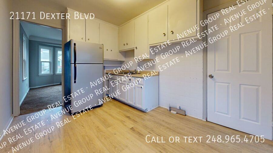 21171 Dexter Blvd - Photo 2 of 10