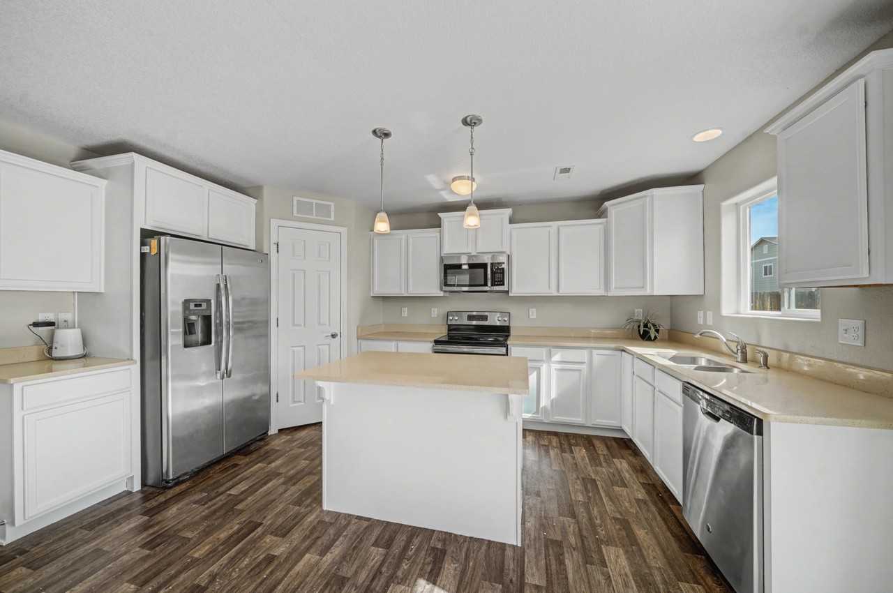 9515 Bryce Canyon Dr - Photo 7 of 26