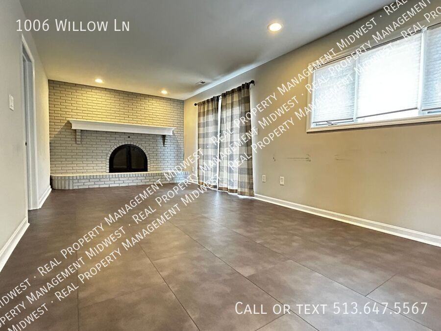 1006 Willow Ln - Photo 5 of 25