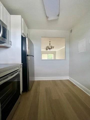 9370 Southwest 8th Street - Photo 5 of 9