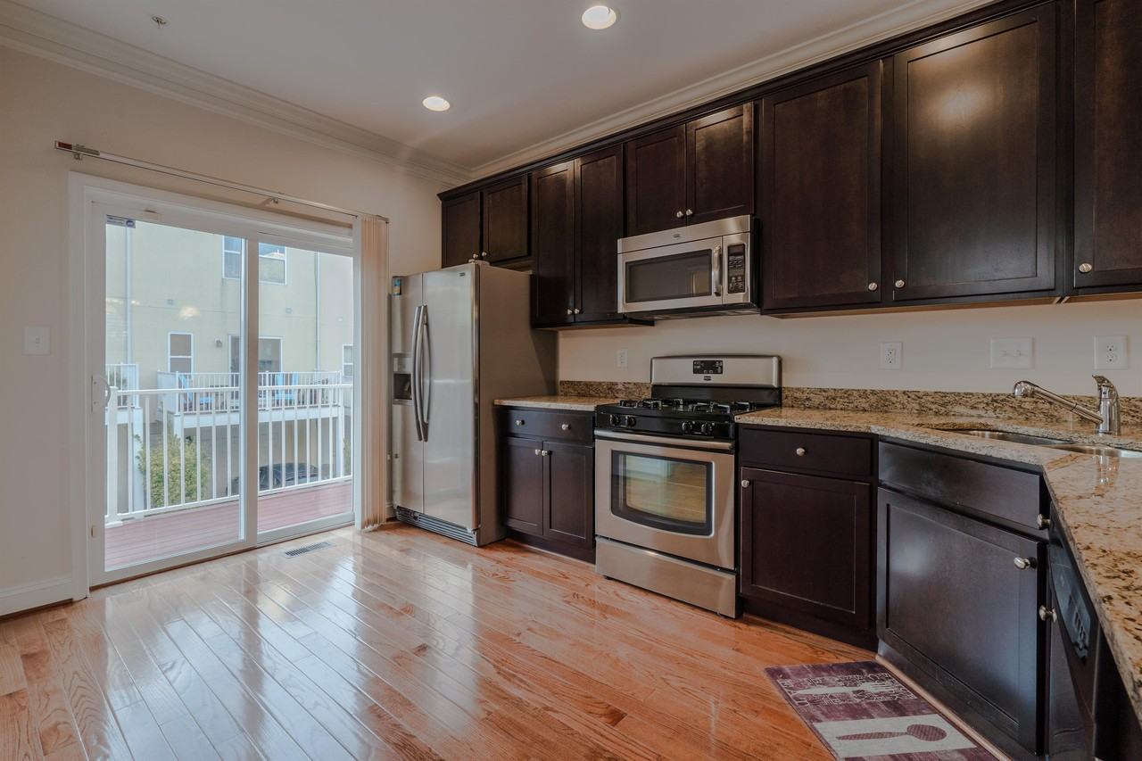 132 N Duncan St - Photo 5 of 20