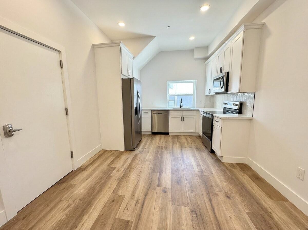 1255 Leopard St #2 - Photo 6 of 11