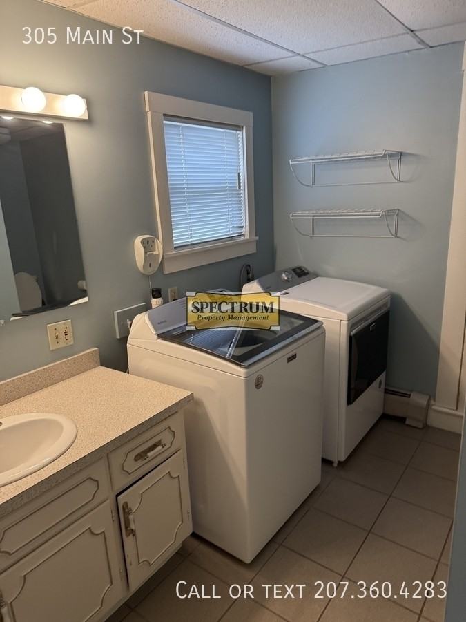 305 Main St - Photo 4 of 12