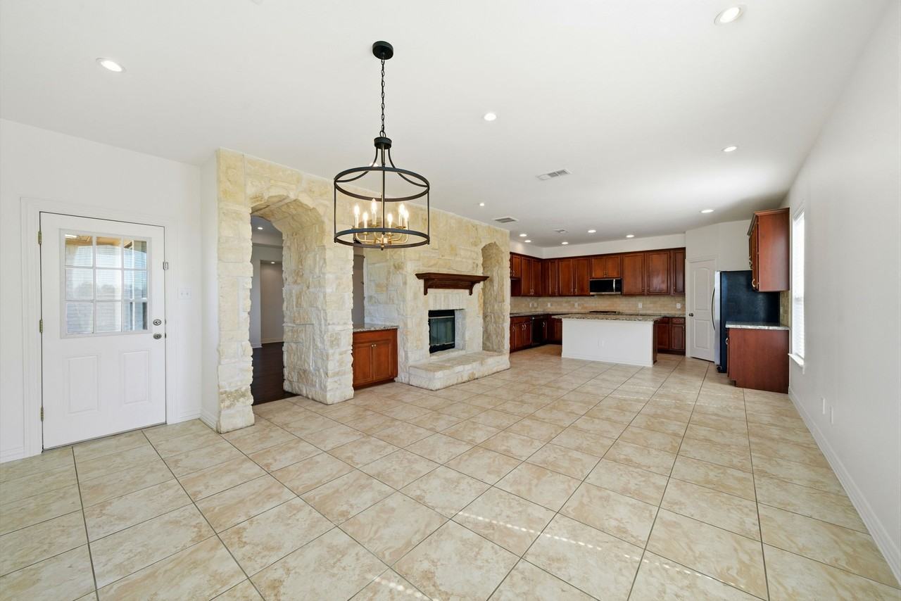 23019 Spellbrook Bend Ln - Photo 3 of 26