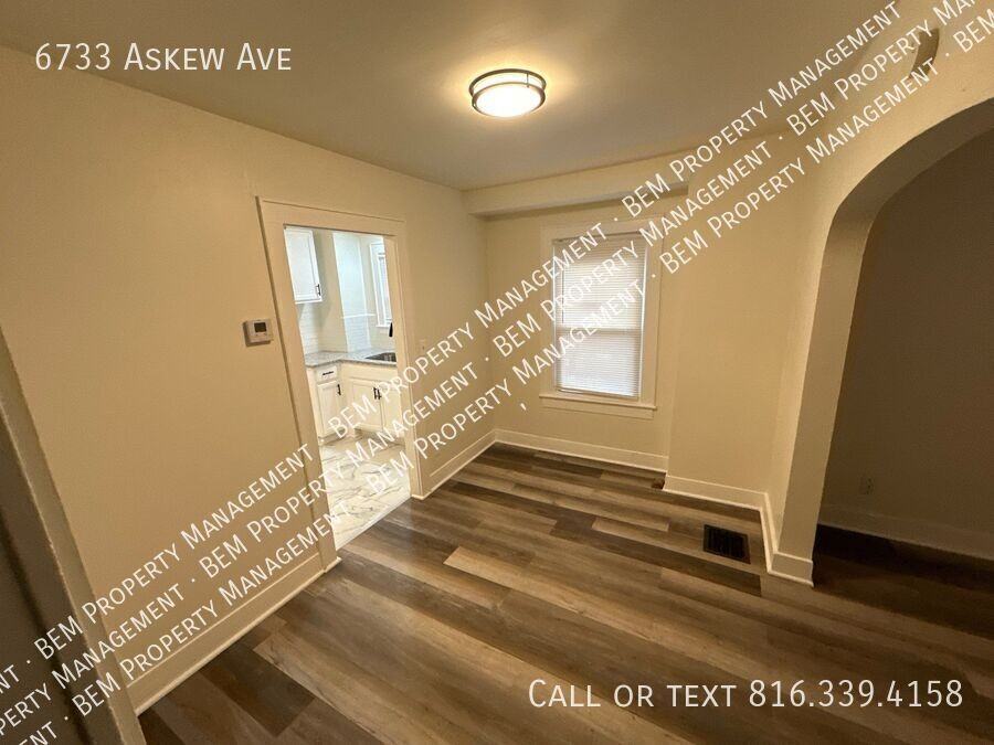 6733 Askew Ave - Photo 3 of 10