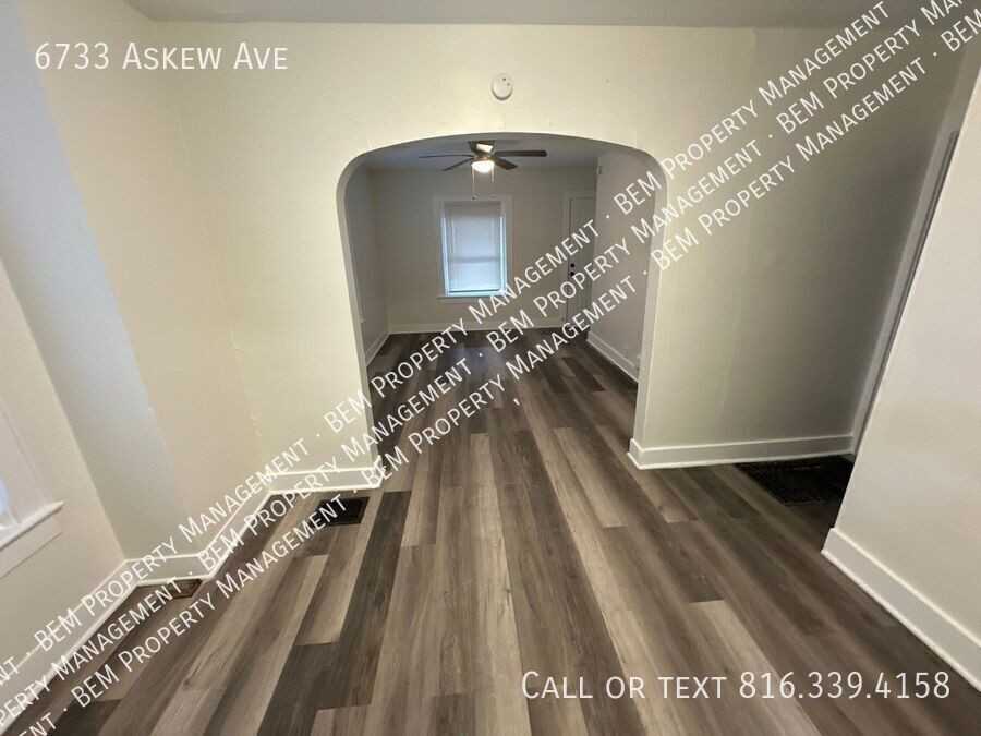 6733 Askew Ave - Photo 4 of 10