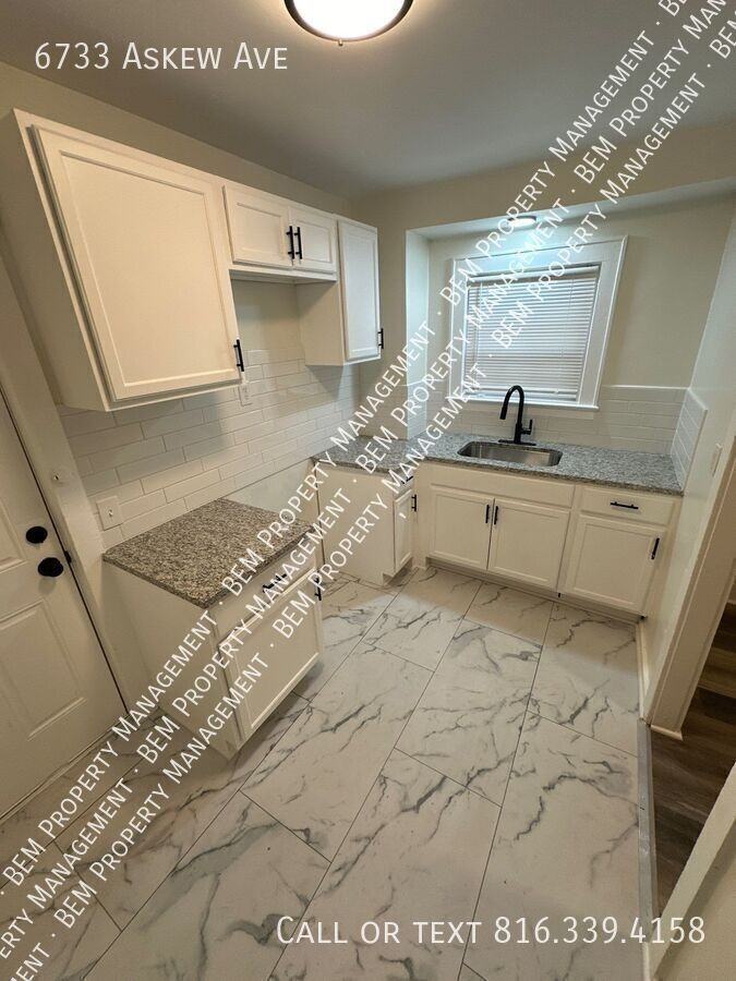 6733 Askew Ave - Photo 5 of 10