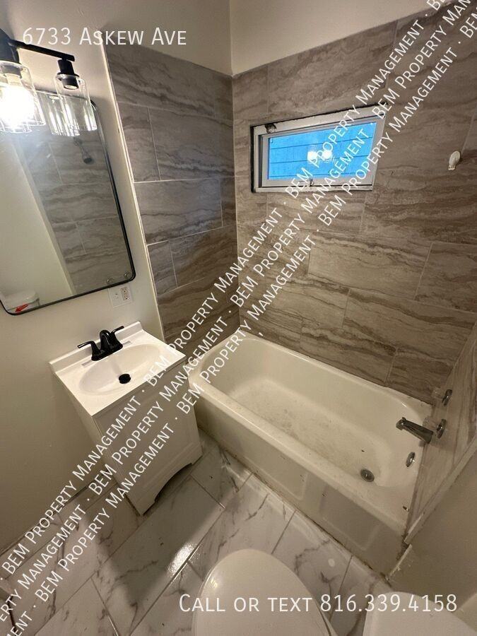 6733 Askew Ave - Photo 7 of 10