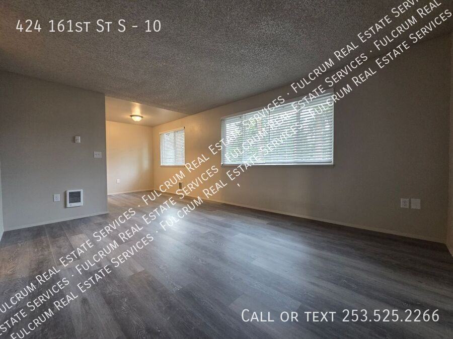 424 161st St S #10 - Photo 3 of 37