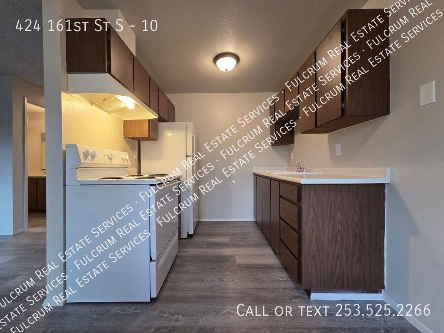 424 161st St S #10 - Photo 6 of 37