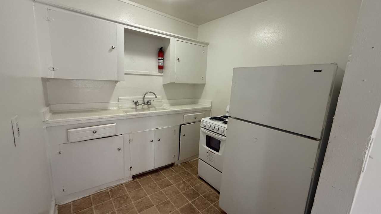 Francis (1601) - Photo 2 of 10