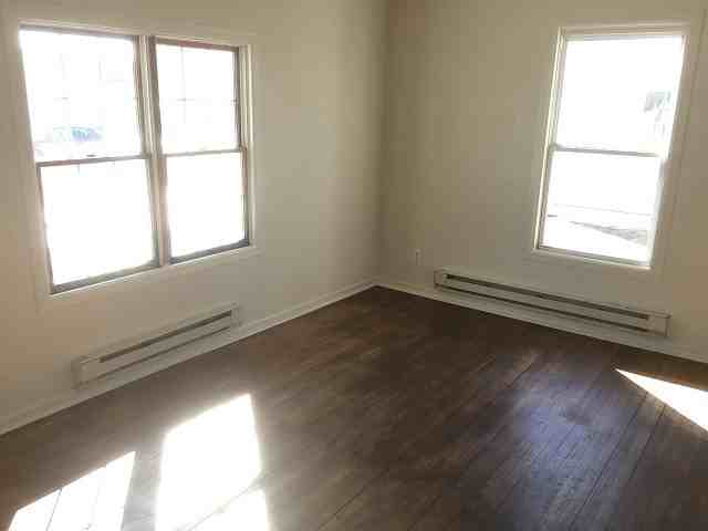 807 5th Ave NE - Photo 2 of 6