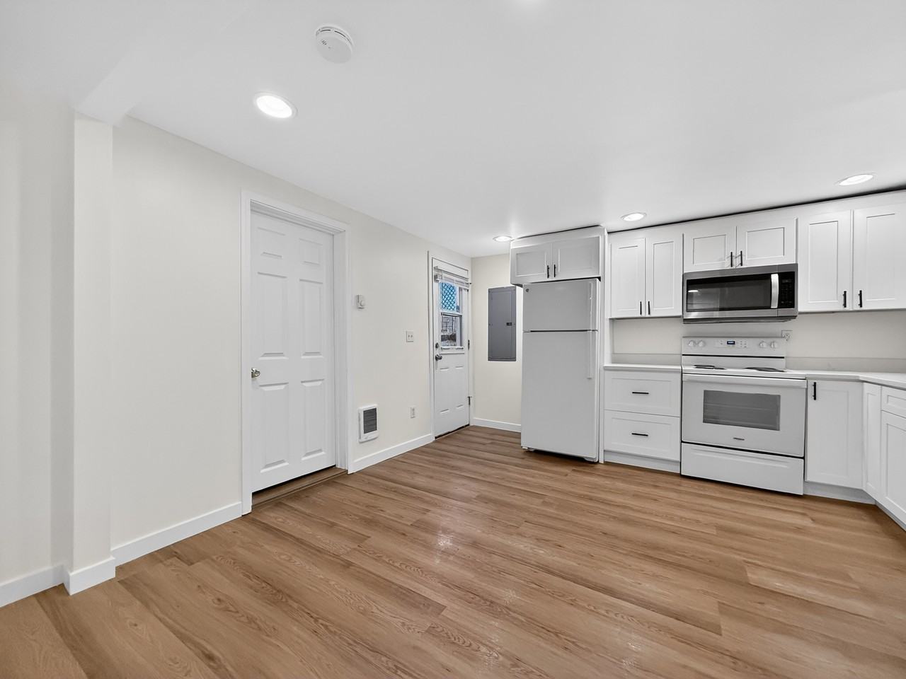 5201 13th Ave S, Seattle - Photo 2 of 19