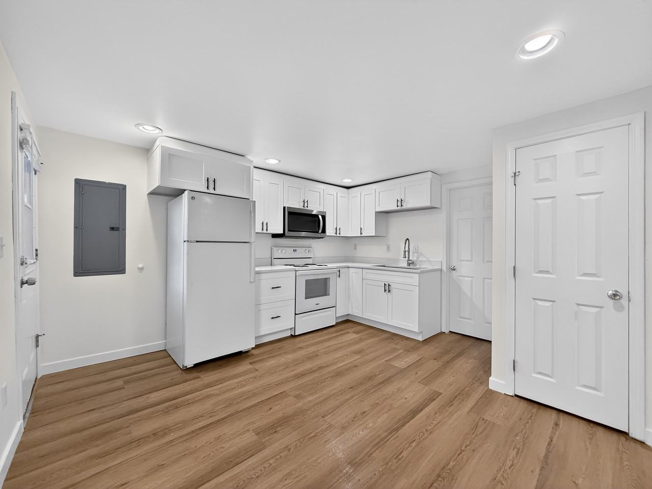 5201 13th Ave S, Seattle - Photo 3 of 19