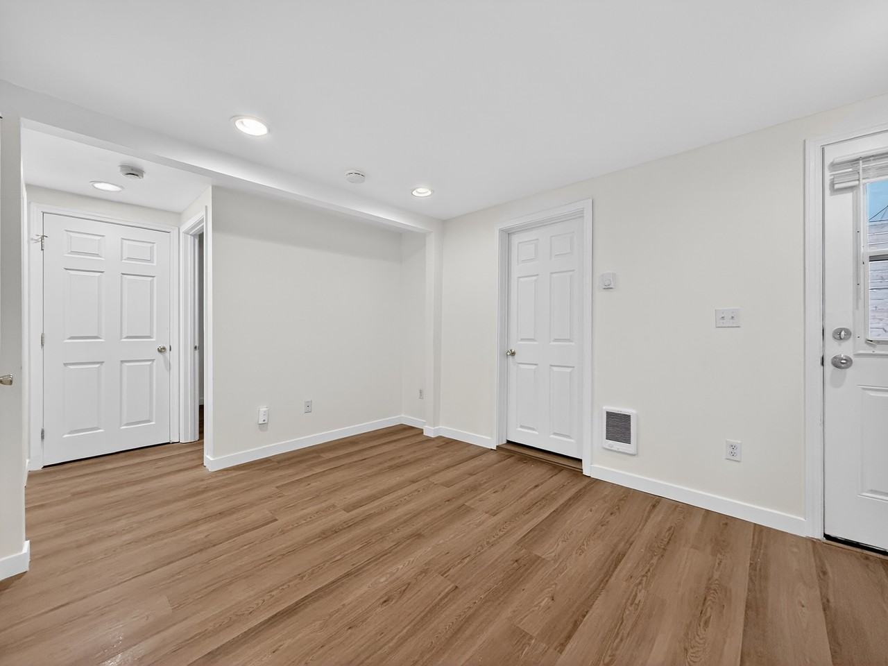 5201 13th Ave S, Seattle - Photo 5 of 19