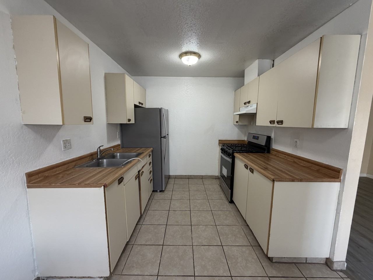 2121 Moffett Road - Photo 5 of 16