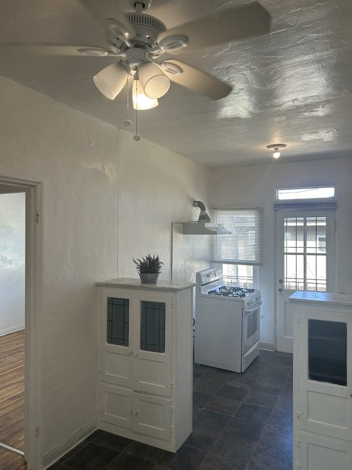 203 Jones Street - Photo 5 of 15