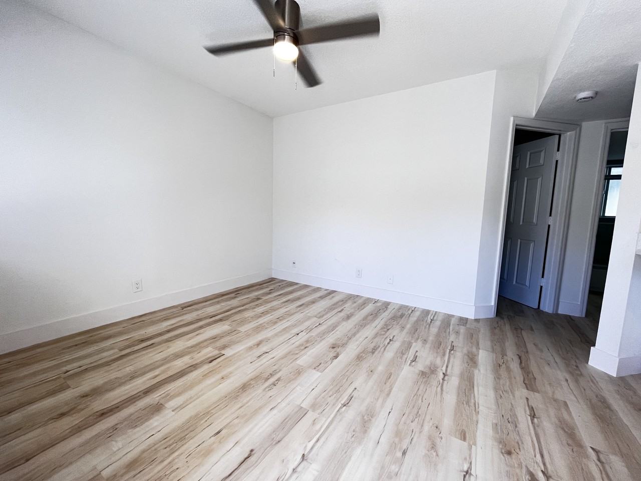 4641 N. Ocean Drive - Photo 3 of 14