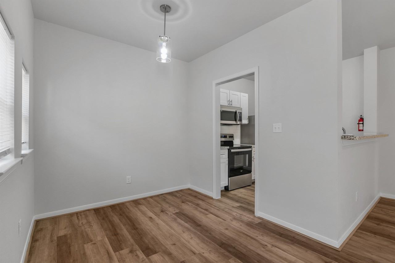 4311 Harrisburg Boulevard 1-7 - Photo 5 of 27