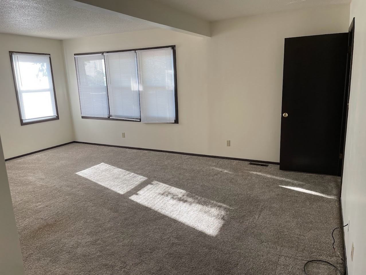 512 Breezy Point Drive - Photo 2 of 6