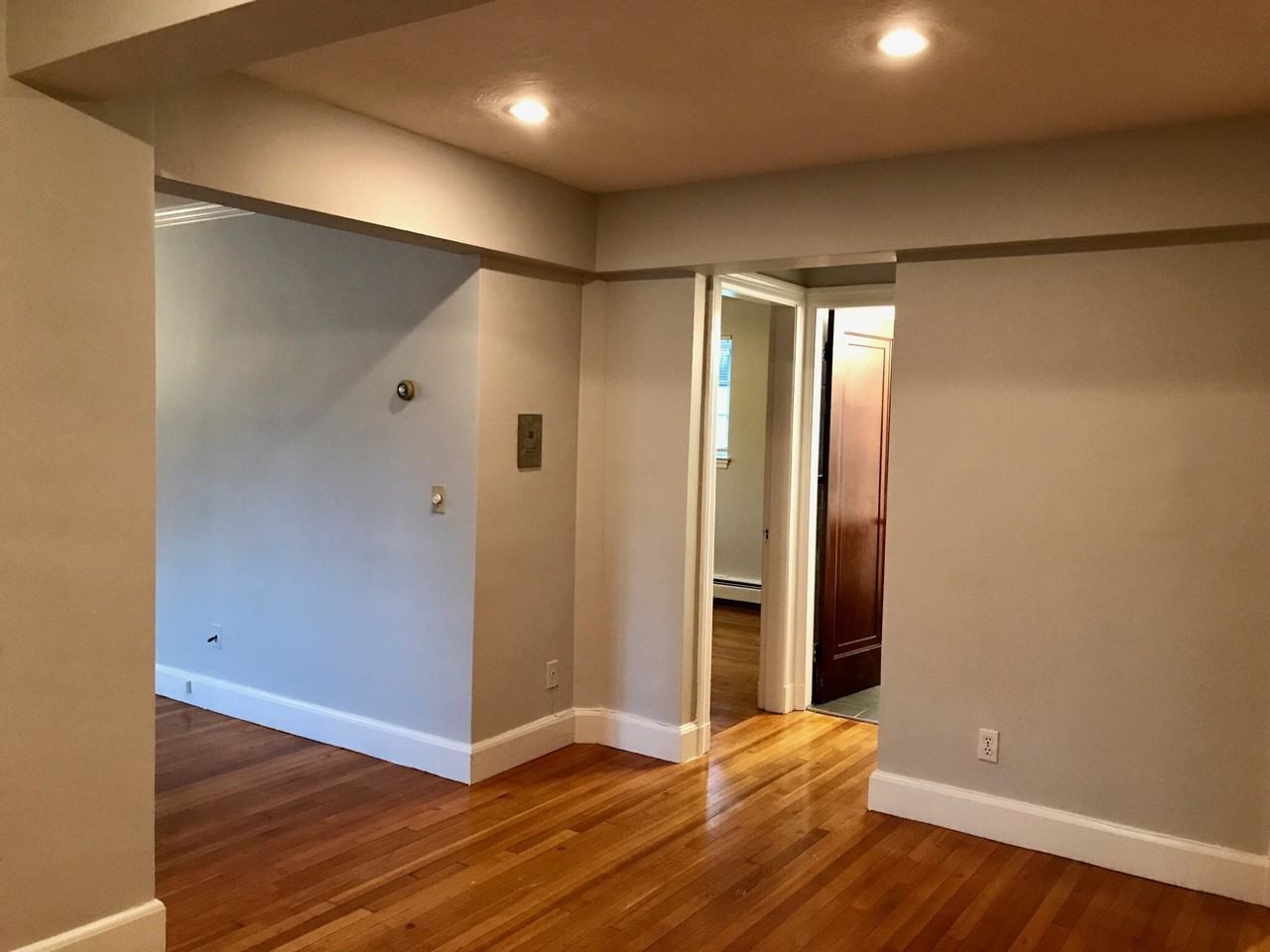 8 Mount Ida Street - Photo 7 of 18