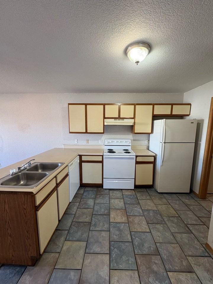 201 South Baggett Street - Photo 3 of 12