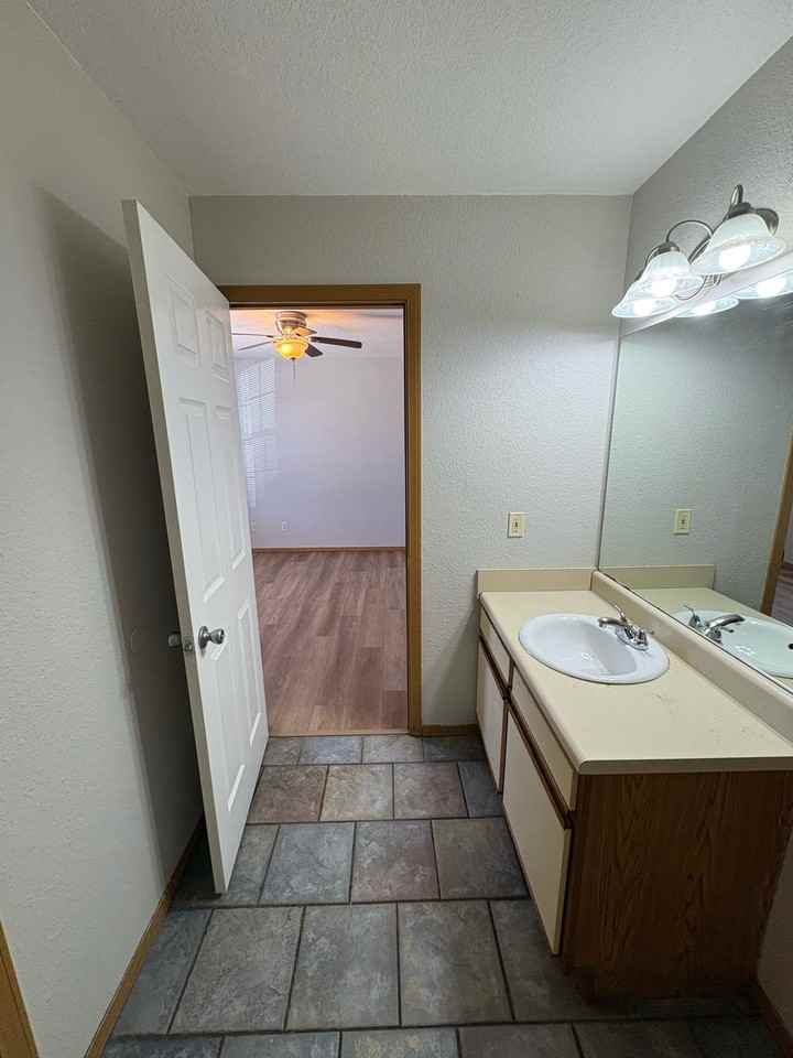 201 South Baggett Street - Photo 6 of 12