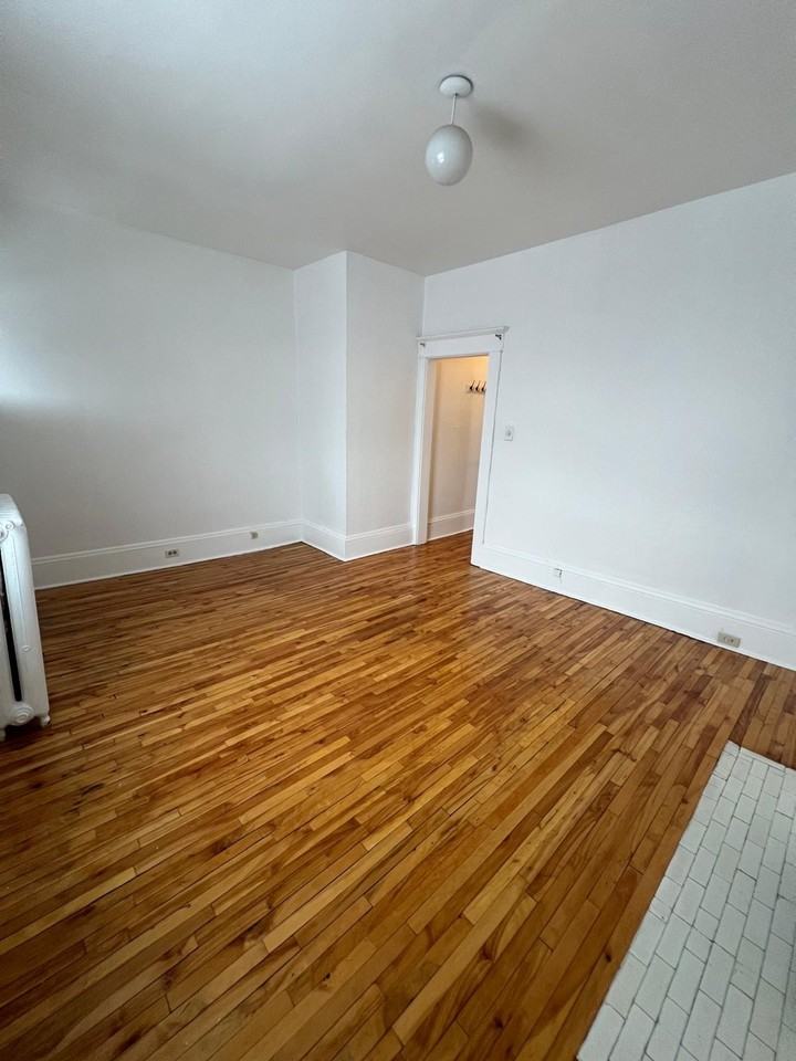 362 Friel St - Photo 2 of 50