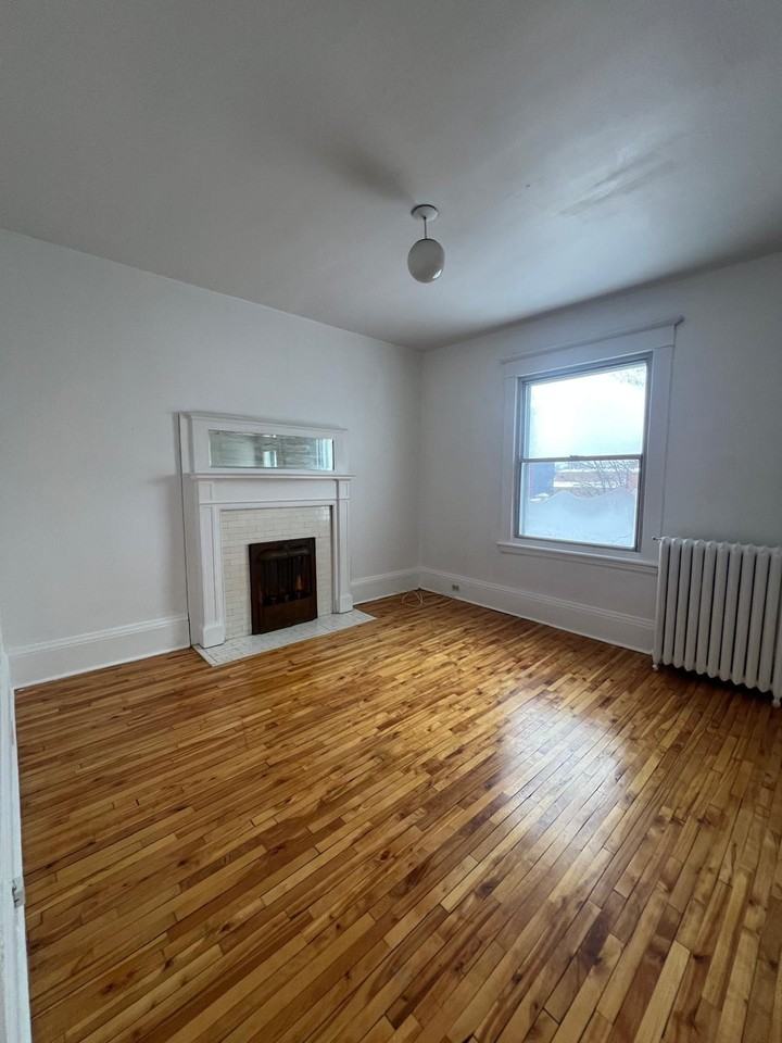 362 Friel St - Photo 3 of 50