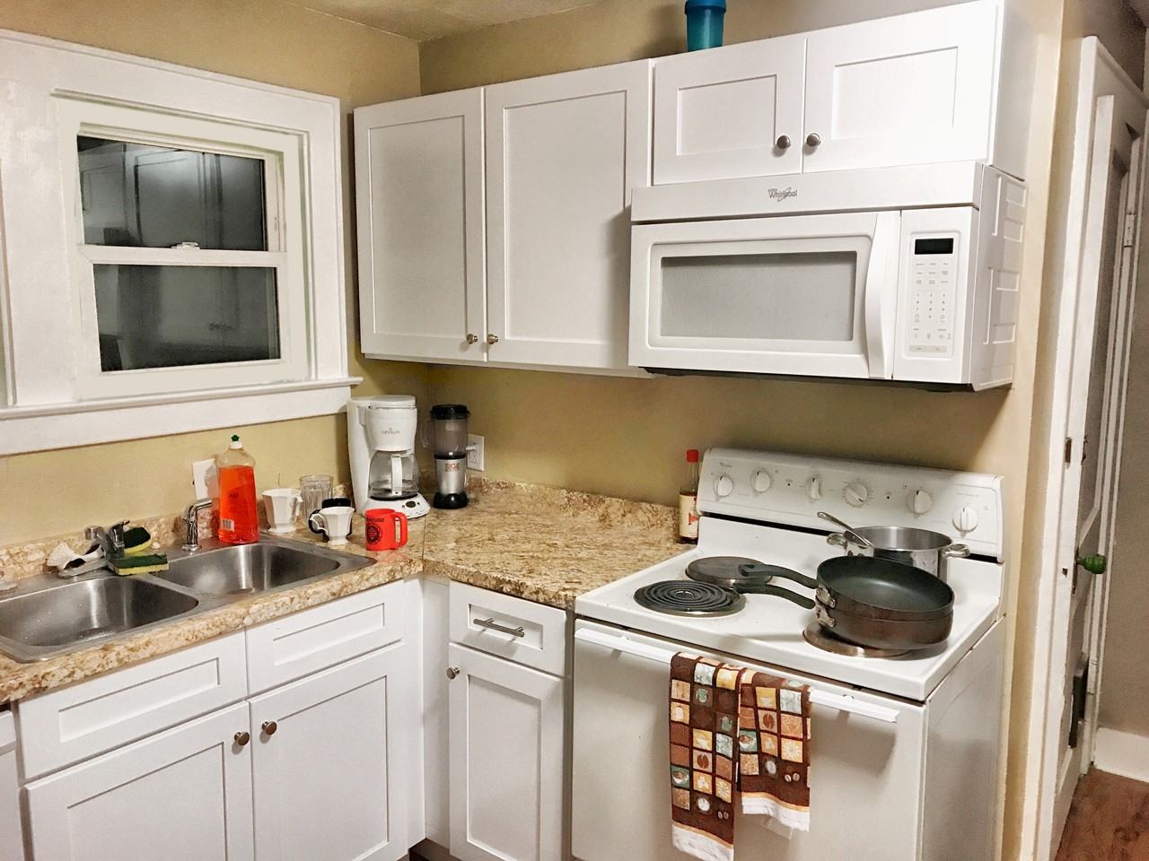 241 241 Lorraine Avenue - 3 -Small #3SMALLROOM - Photo 3 of 8