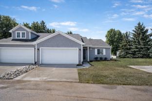 1020 W Villas Dr - Photo 1 of 1