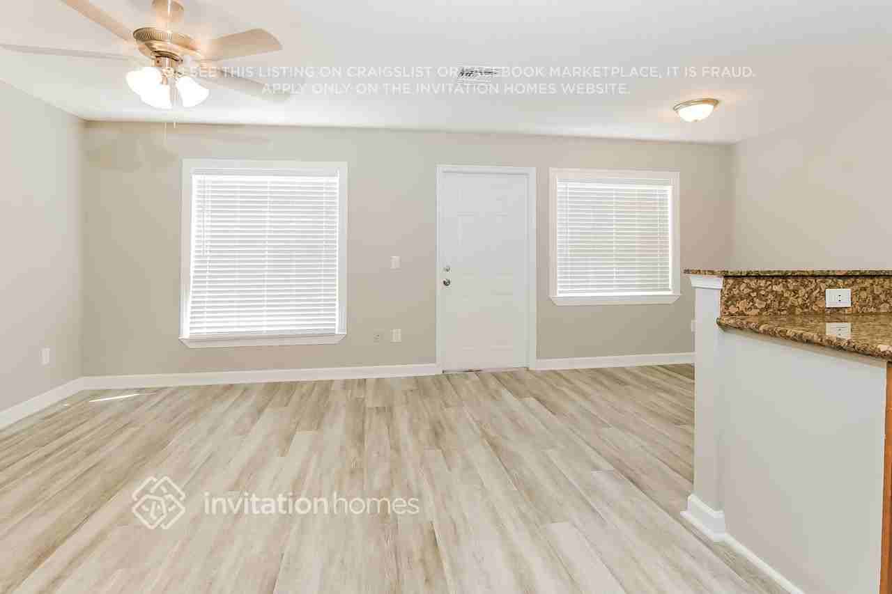 114 Carol Susan Ln - Photo 5 of 18