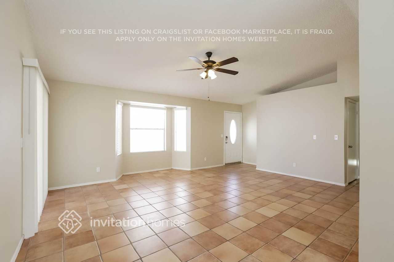 630 E Jensen St #191 - Photo 3 of 14