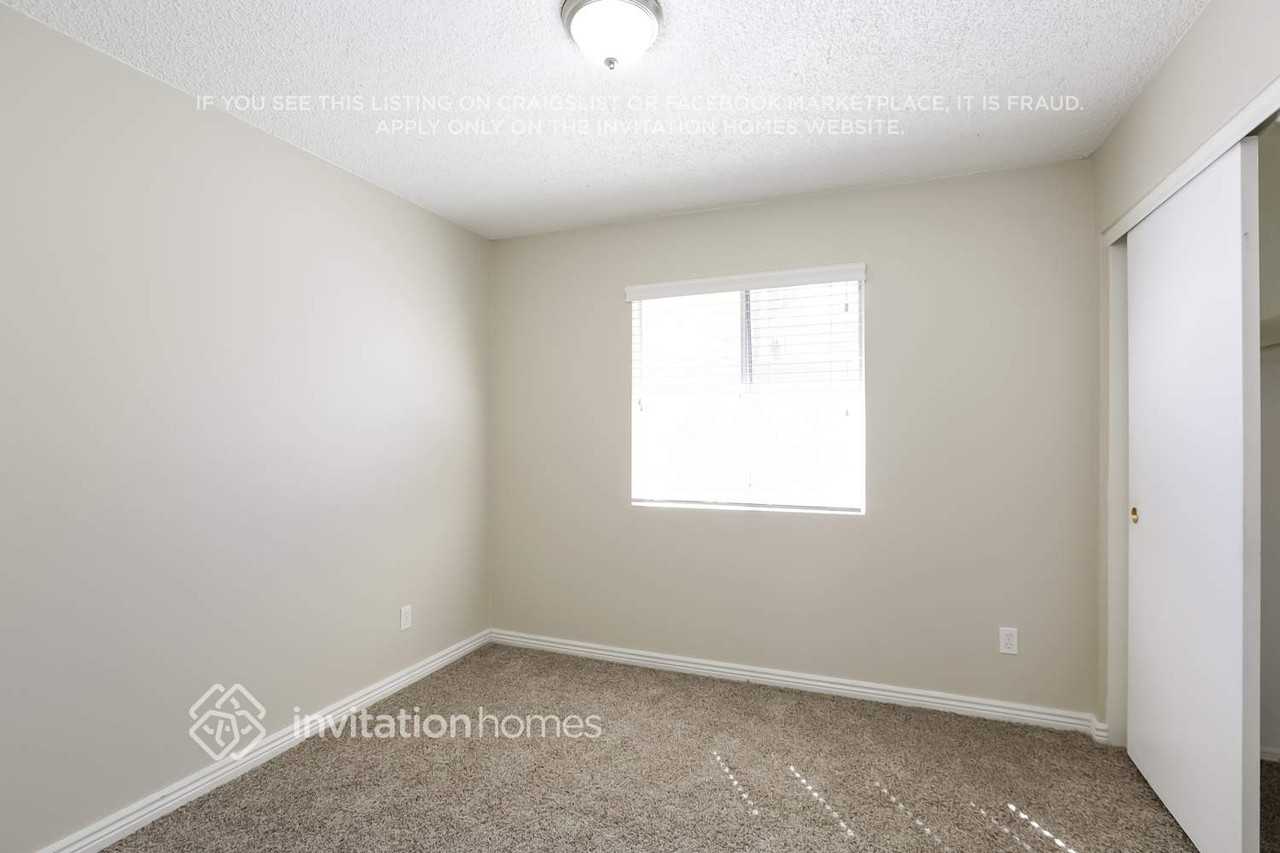 630 E Jensen St #191 - Photo 5 of 14