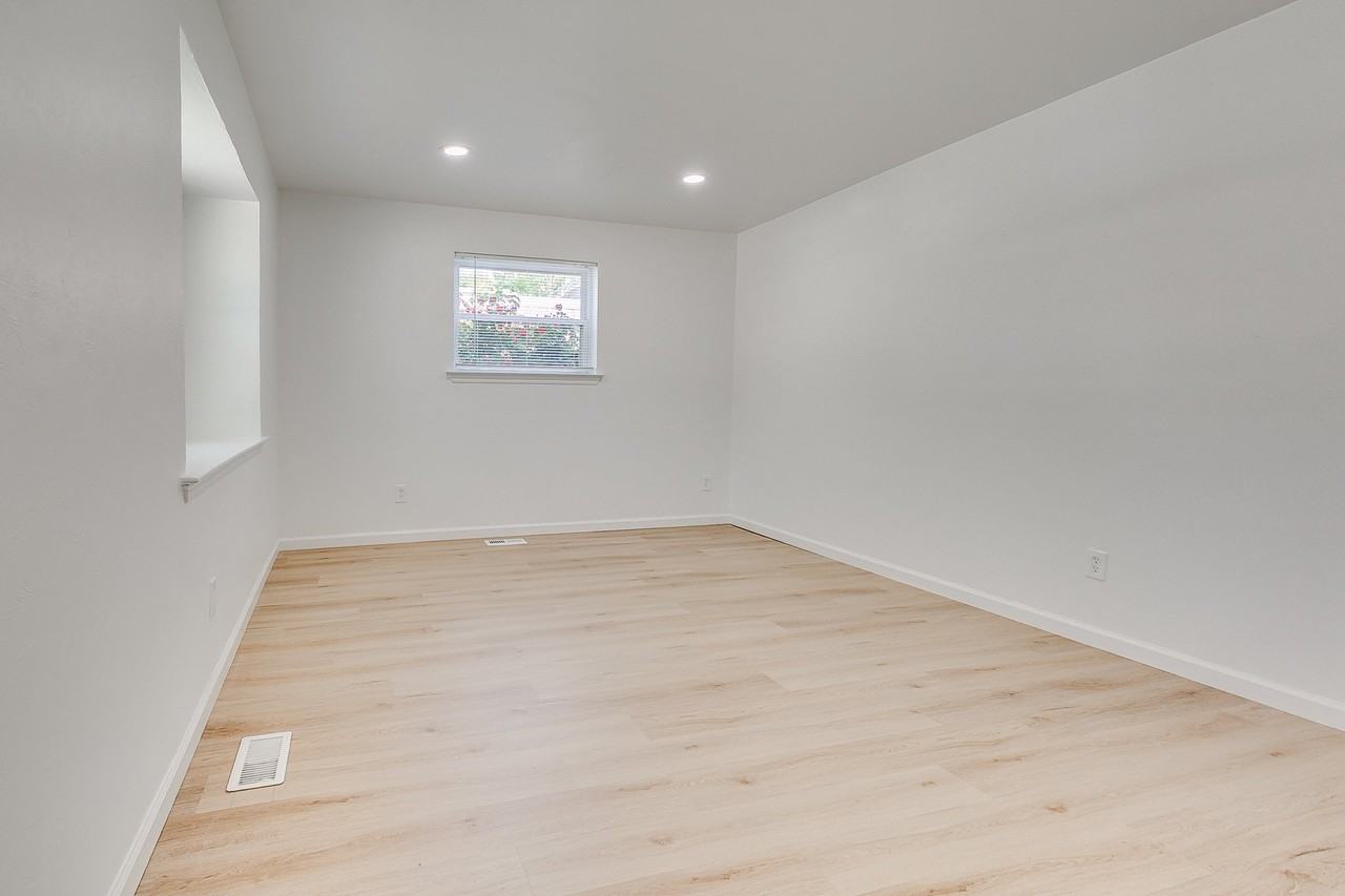 1430 Westbrooke Ter #1 - Photo 3 of 39