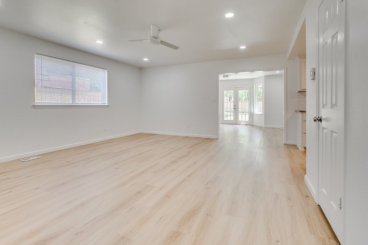 1430 Westbrooke Ter #1 - Photo 6 of 39