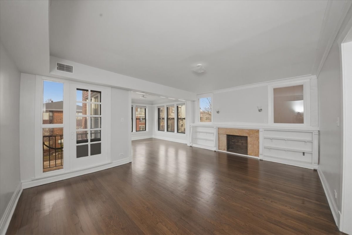 6541 S Woodlawn Ave #3 - Photo 2 of 20