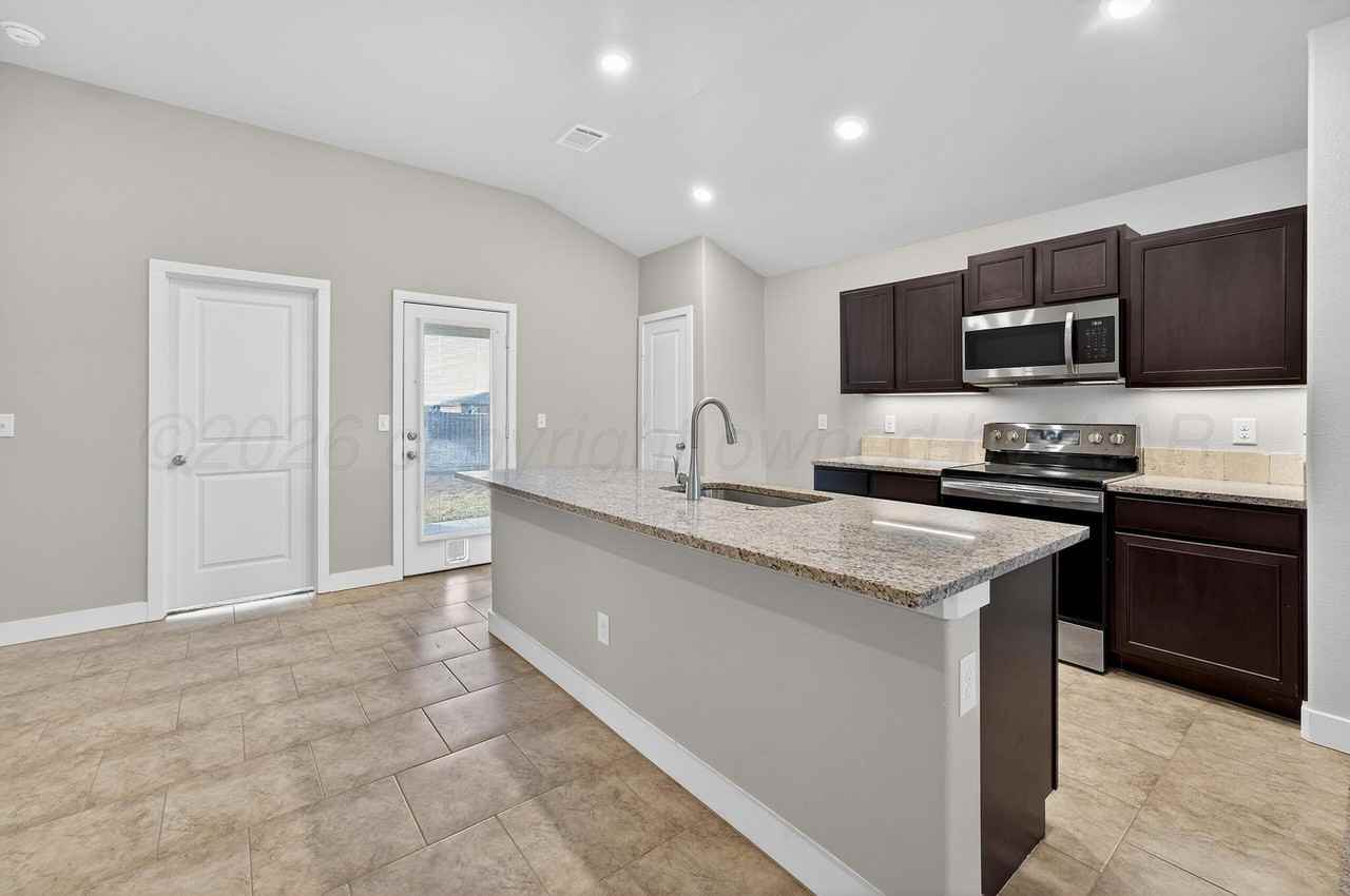 1529 Lullwater Rd - Photo 4 of 50