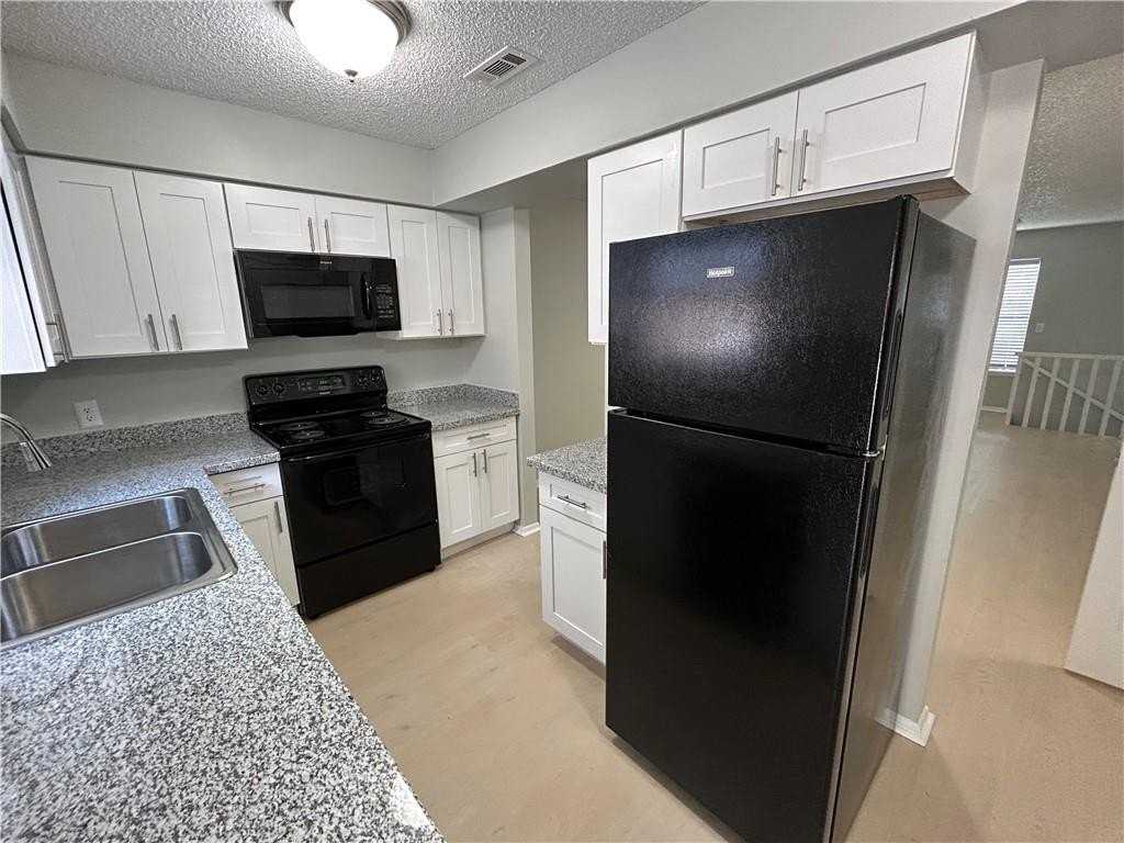 1379 E Sequoyah Ct - Photo 2 of 14