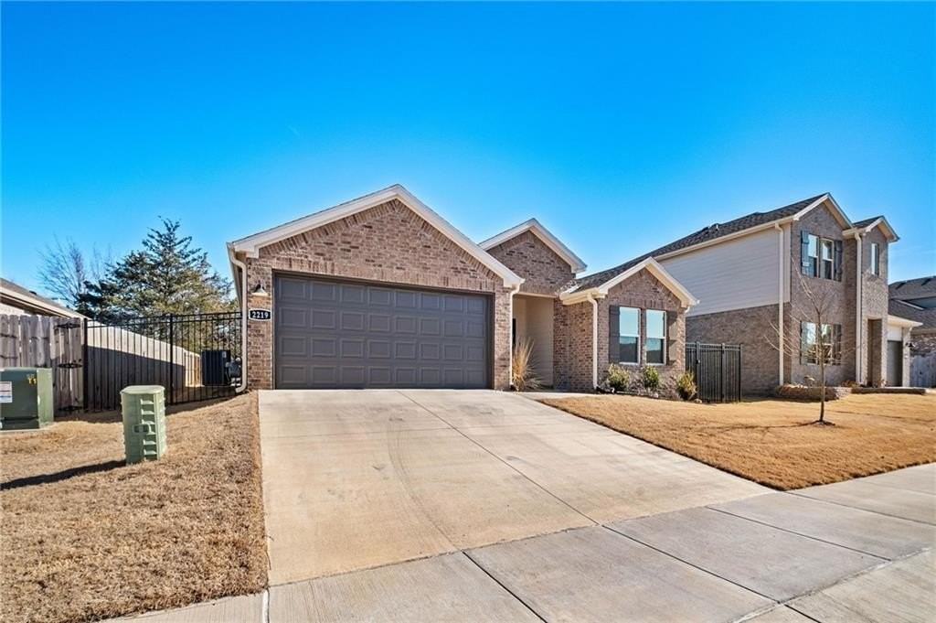 2219 S 9th St - Photo 3 of 28