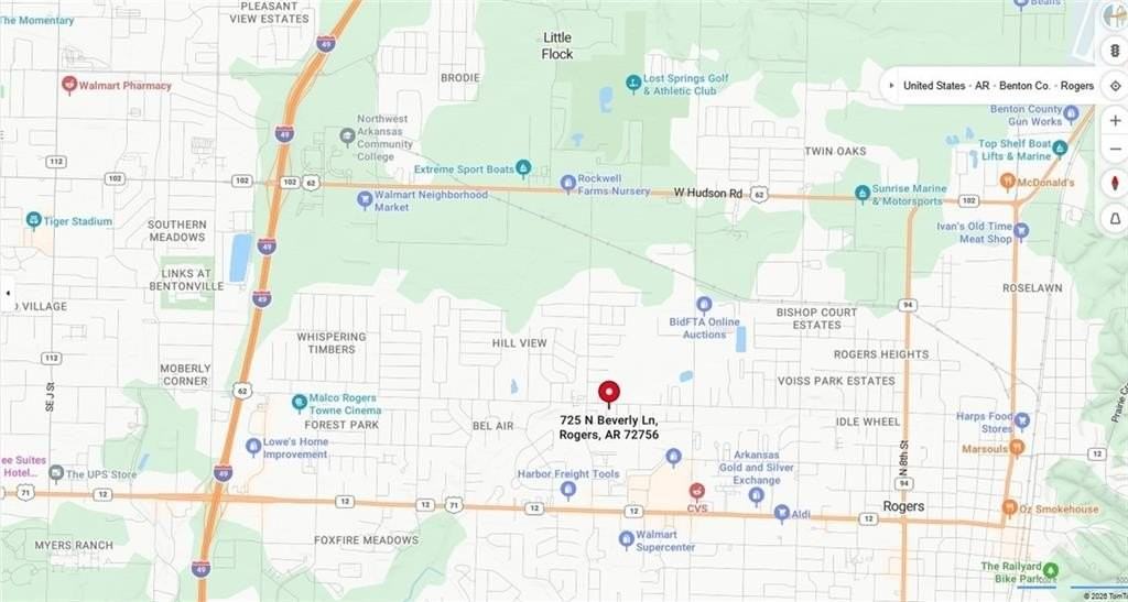 725 Beverly Ln - Photo 2 of 17